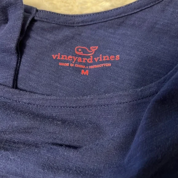 Vineyard Vines Shirt with Layered Sleeve LIKE NEW - Picture 5 of 6